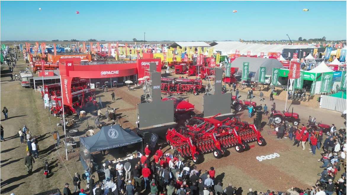 Innovación y eficiencia en siembra: se presentó en el marco de AGROACTIVA 2025 la nueva APACHE 90000 AIR DRILL.
