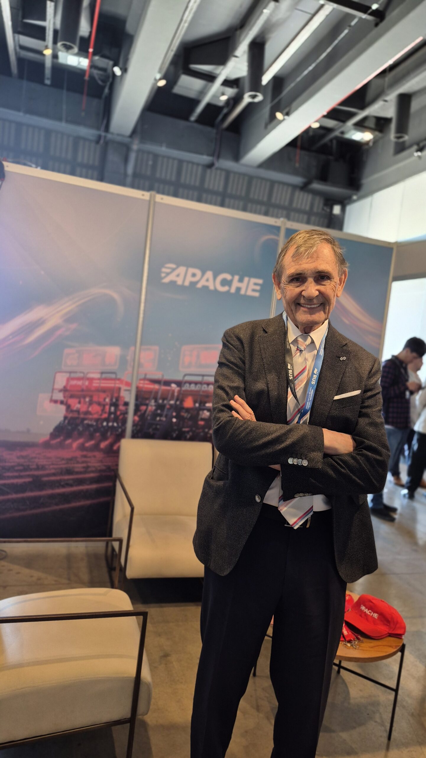 APACHE pionero de la transformación digital del agro con el primer smartbot de nivel 5 del sector